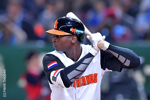 Didi Gregorius stops to apologize to catcher after hitting history