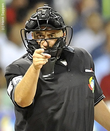 Photos: MLB umpire, Iowa native Eric Cooper