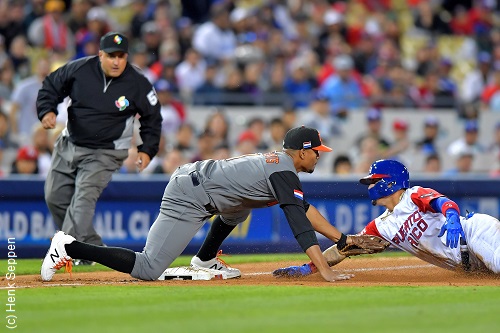 MLB umpire, Iowa native Eric Cooper honored before Game 1 of World