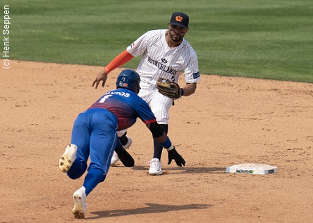 Netherlands' Xander Bogaerts makes a RIDICULOUS 360 play to seal WBC opener  victory against Cuba