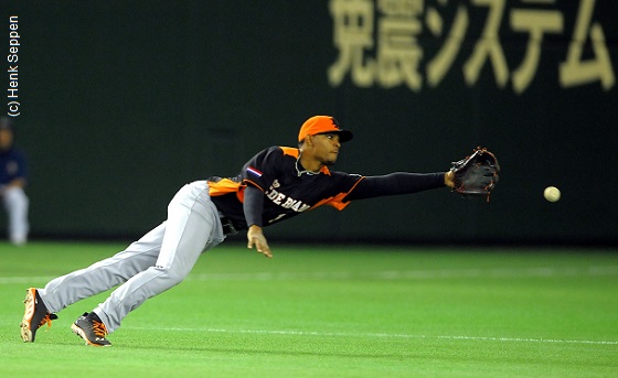 Netherlands' Xander Bogaerts, Didi Gregorius connect for an impressive play  against Cuba